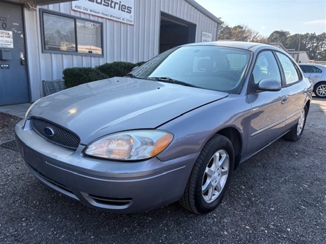 Ford Taurus SEL in Wendell