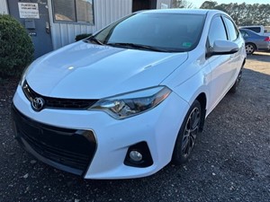Picture of a 2015 Toyota Corolla L