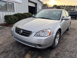 Picture of a 2004 Nissan Altima 2.5