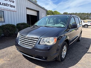 2009 Chrysler Town & Country Touring for sale by dealer