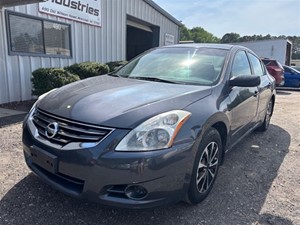 Picture of a 2010 Nissan Altima 2.5 S