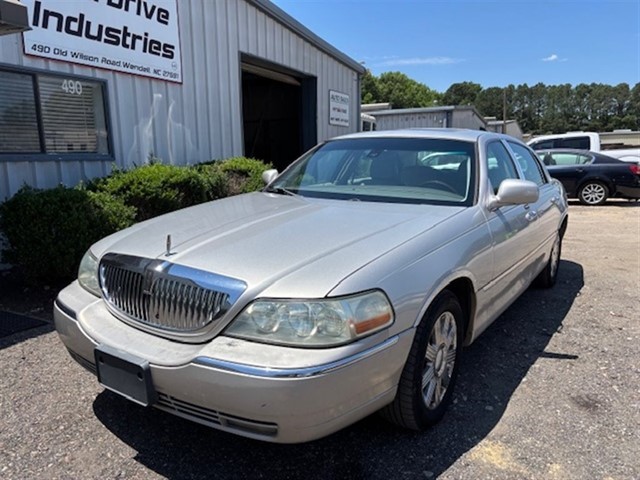 Lincoln Town Car Cartier in Wendell