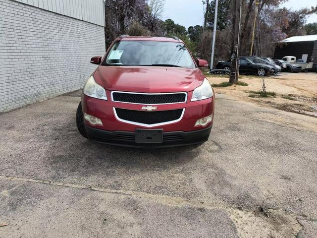 2012 Chevrolet Traverse photo 2