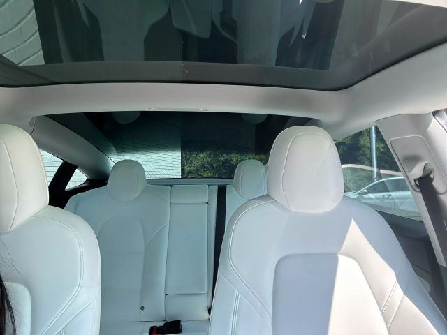 2018 Tesla Model 3 Performance photo 9