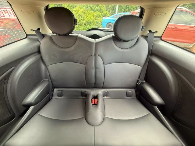 2012 Mini Cooper Hardtop photo 18