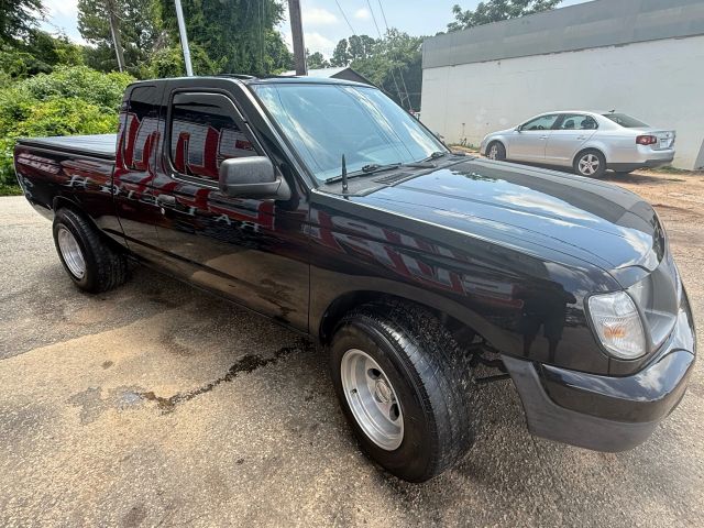 1999 Nissan Frontier King Cab SE photo 4