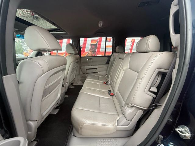 2011 Honda Pilot EX-L Sport photo 21