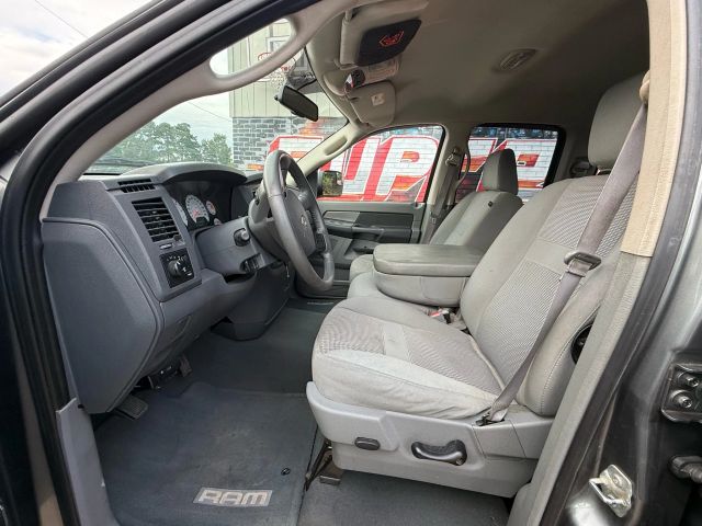 2008 Dodge Ram SLT photo 13