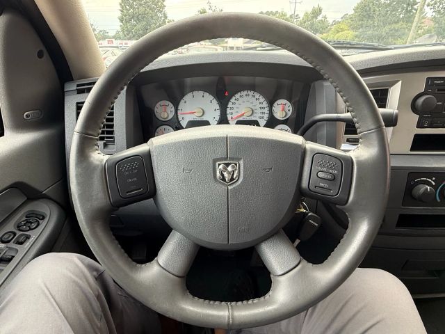 2008 Dodge Ram SLT photo 16