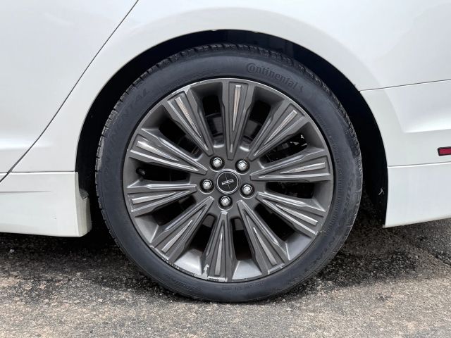 2015 Lincoln MKZ Black Label photo 3