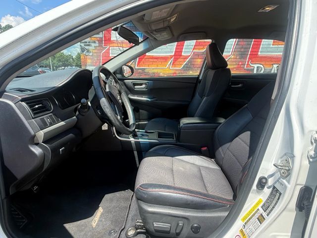2017 Toyota Camry LE photo 12