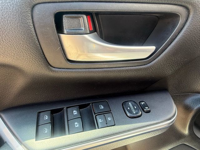 2017 Toyota Camry LE photo 13