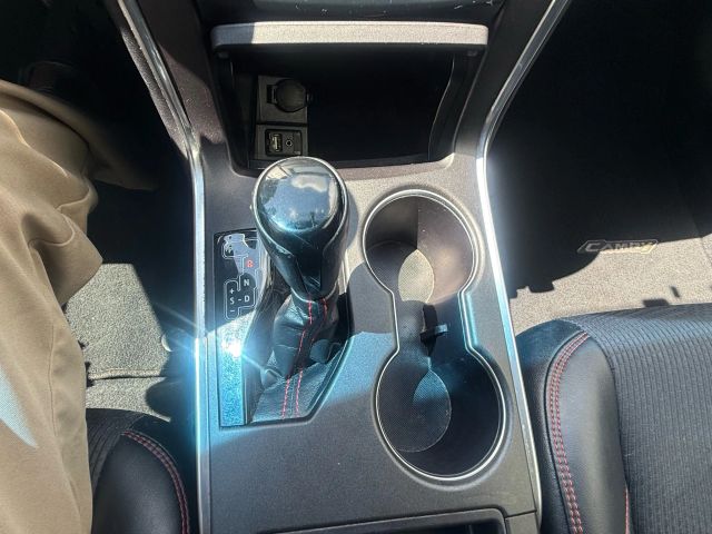 2017 Toyota Camry LE photo 19