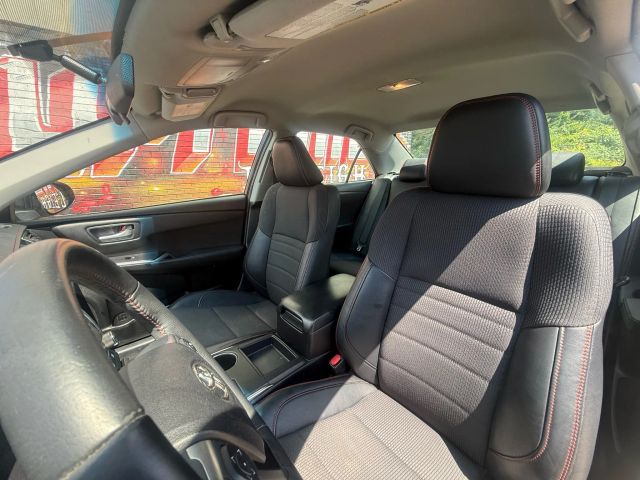 2017 Toyota Camry LE photo 21