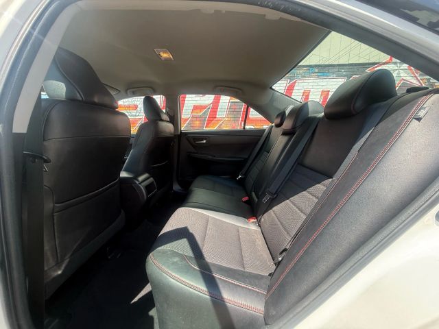 2017 Toyota Camry LE photo 23