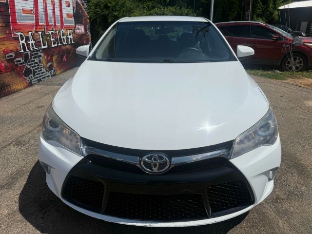 2017 Toyota Camry LE photo 3