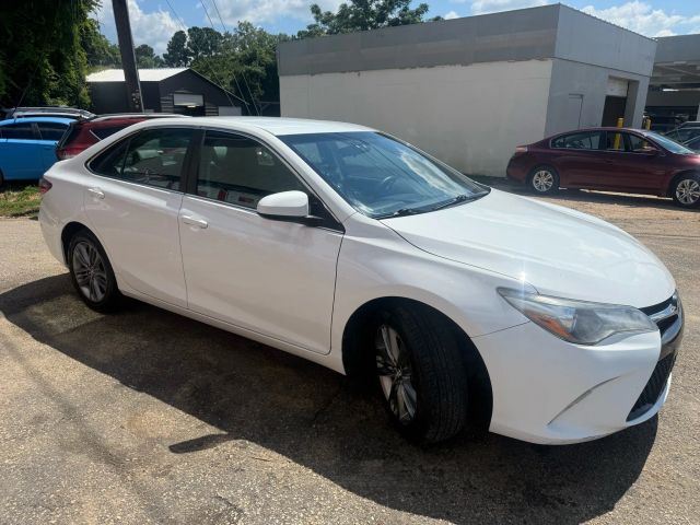 2017 Toyota Camry LE photo 4