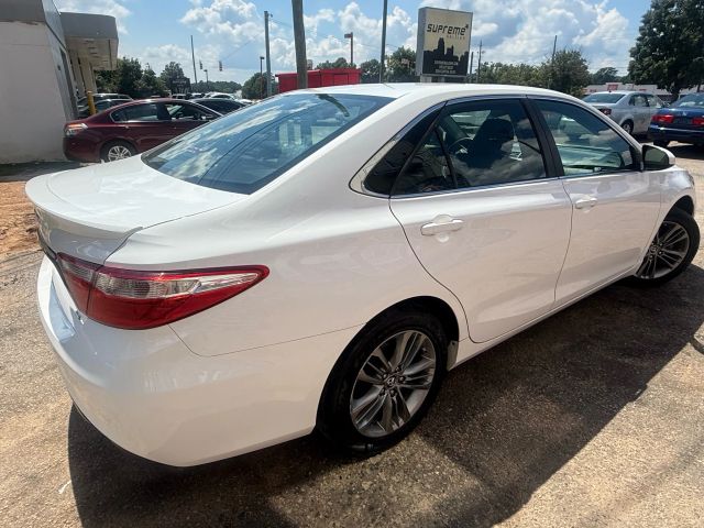 2017 Toyota Camry LE photo 6