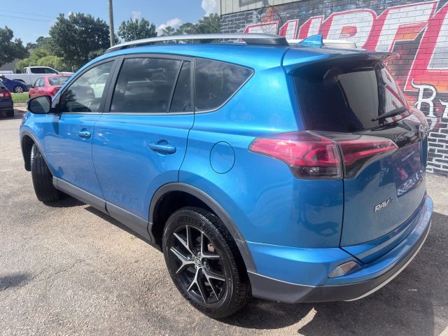 2018 Toyota RAV4 SE Sport photo 10