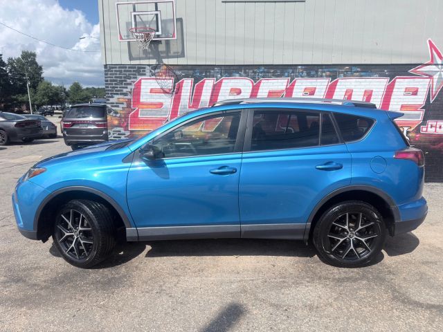 2018 Toyota RAV4 SE Sport photo 11