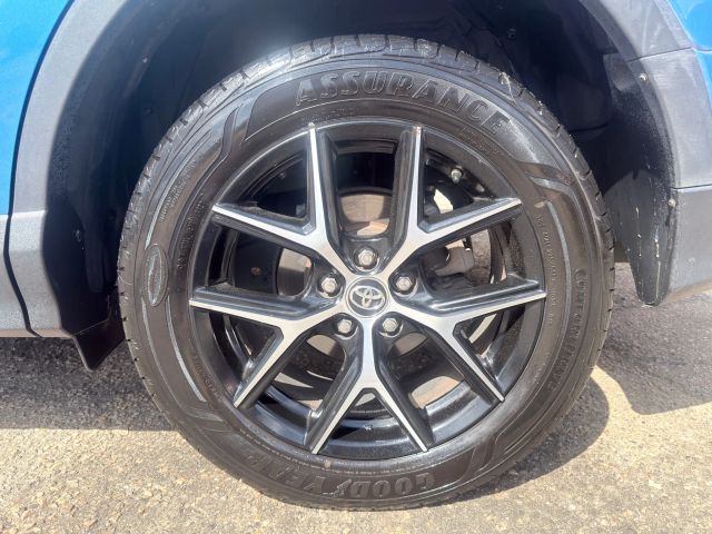 2018 Toyota RAV4 SE Sport photo 12
