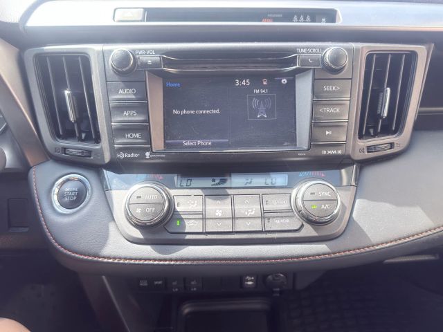 2018 Toyota RAV4 SE Sport photo 18