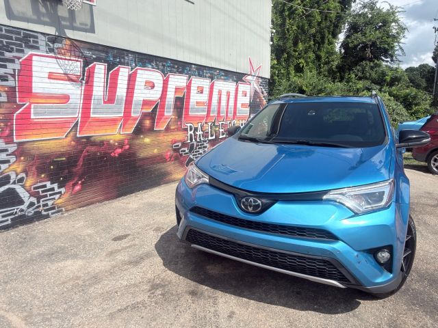 2018 Toyota RAV4 SE Sport photo 2