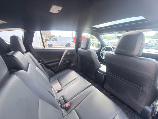 2018 Toyota RAV4 SE Sport photo 29