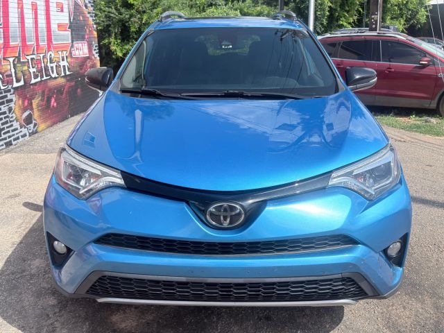 2018 Toyota RAV4 SE Sport photo 3