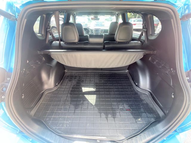 2018 Toyota RAV4 SE Sport photo 9