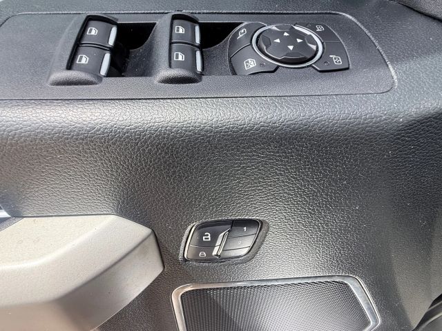 2016 Ford F-150 photo 16