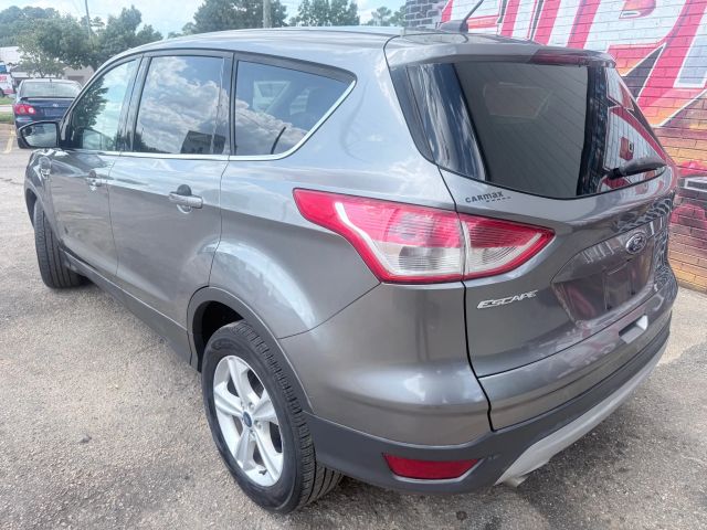 2014 Ford Escape SE Sport photo 9