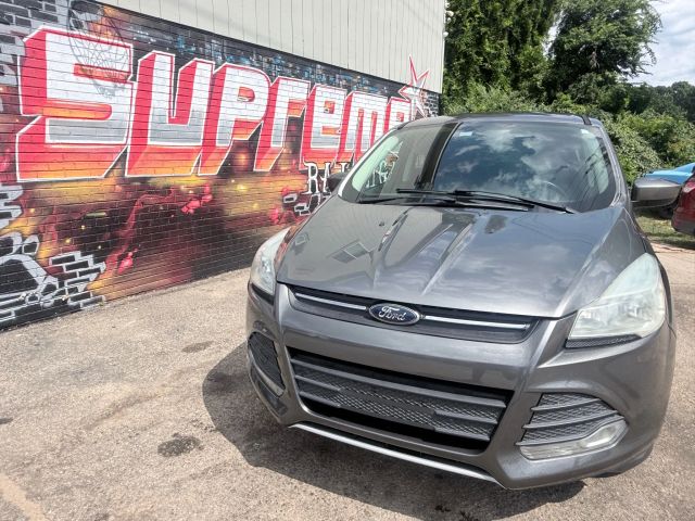 2014 Ford Escape SE Sport photo 2