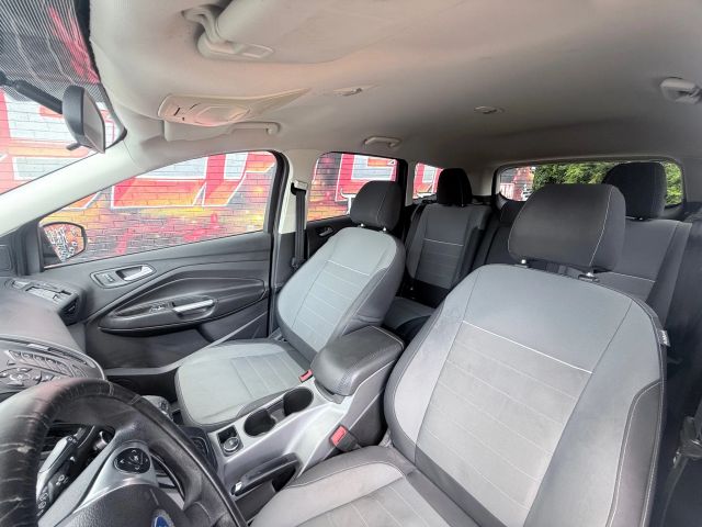 2014 Ford Escape SE Sport photo 19