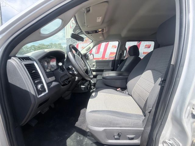2009 Dodge Ram SLT photo 11