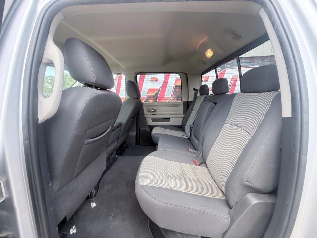 2009 Dodge Ram SLT photo 20