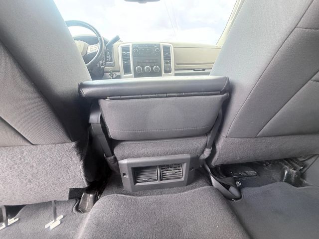 2009 Dodge Ram SLT photo 21