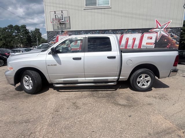 2009 Dodge Ram SLT photo 9