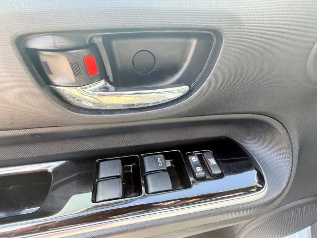 2016 Toyota Prius C One photo 14