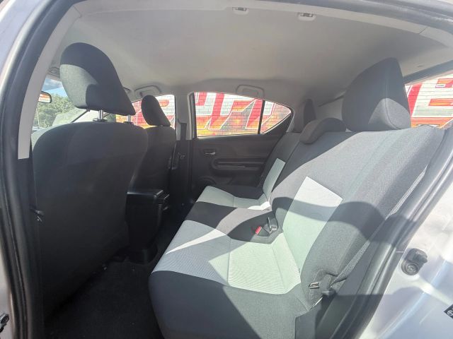 2016 Toyota Prius C One photo 22