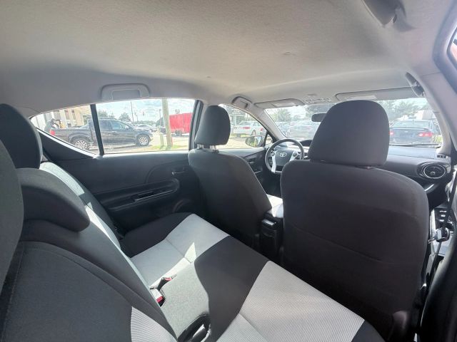 2016 Toyota Prius C One photo 24