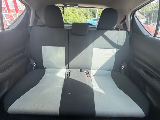 2016 Toyota Prius C One photo 25