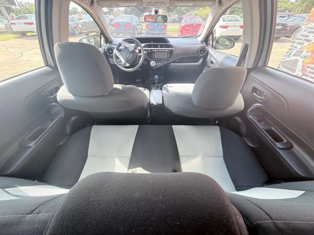 2016 Toyota Prius C One photo 26