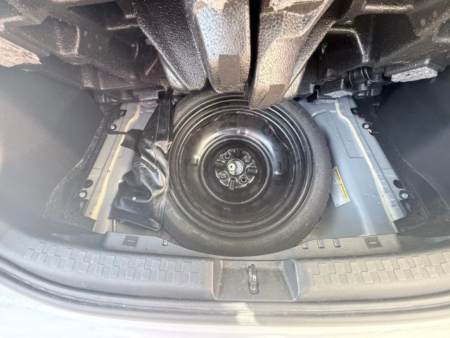 2016 Toyota Prius C One photo 9