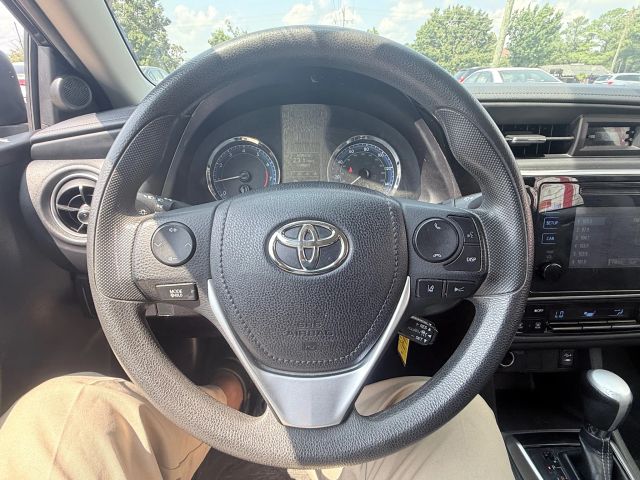 2018 Toyota Corolla XLE XSE photo 16