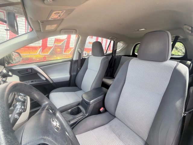 2015 Toyota RAV4 LE Sport photo 19