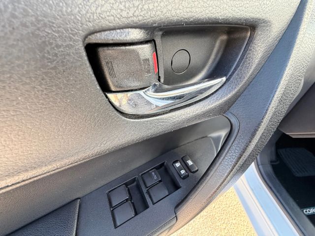 2014 Toyota Corolla L photo 13