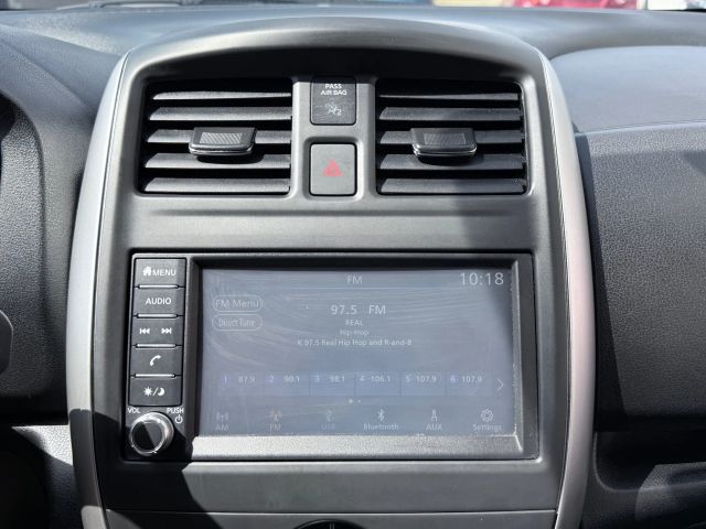 2019 Nissan Versa Note SV photo 18
