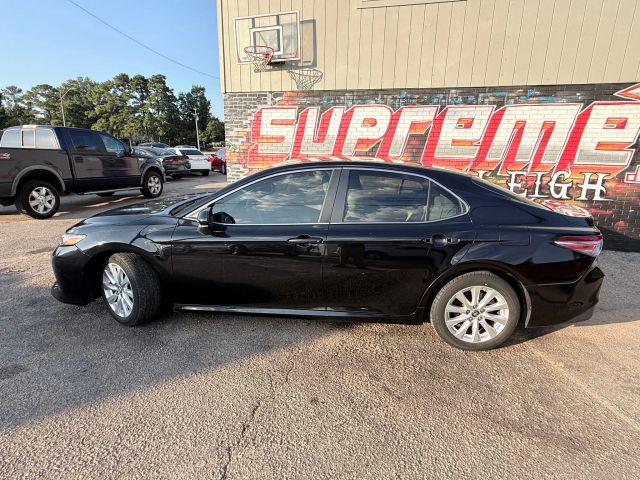 2018 Toyota Camry SE XLE photo 9