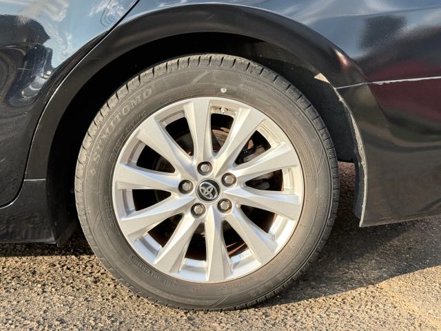 2018 Toyota Camry SE XLE photo 10